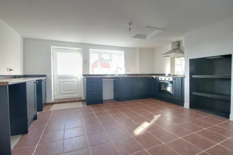 3 bedroom semi-detached house to rent, The Street, Marham