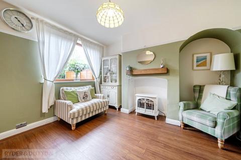 3 bedroom semi-detached house for sale, The Crescent, Shaw, Oldham, Greater Manchester, OL2