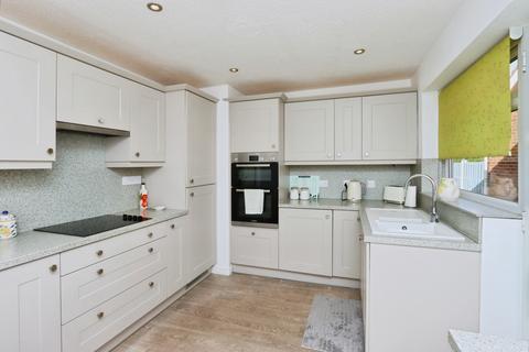 2 bedroom bungalow for sale, Hawthorn Avenue, Waterthorpe, Sheffield, S20