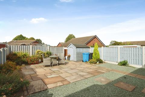 2 bedroom bungalow for sale, Hawthorn Avenue, Waterthorpe, Sheffield, S20