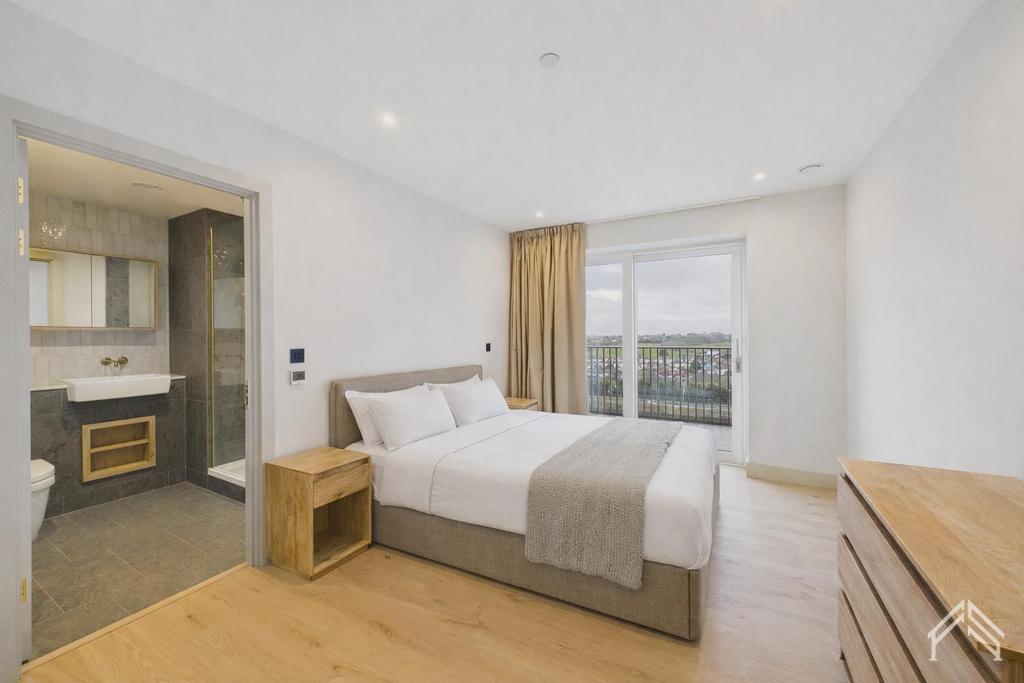 Apartment in Colindale - View 5