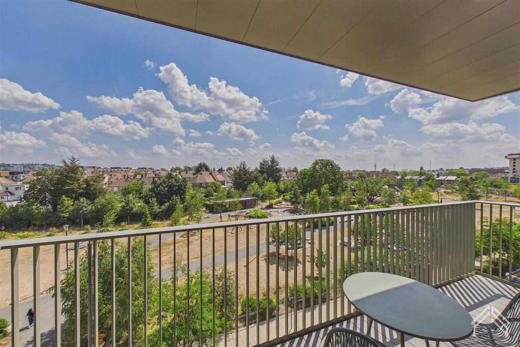 Apartment in London - View 4