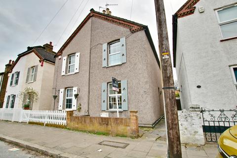 2 bedroom semi-detached house to rent, Recreation Road, Bromley BR2