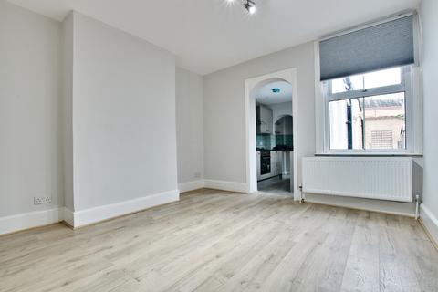 2 bedroom semi-detached house to rent, Recreation Road, Bromley BR2