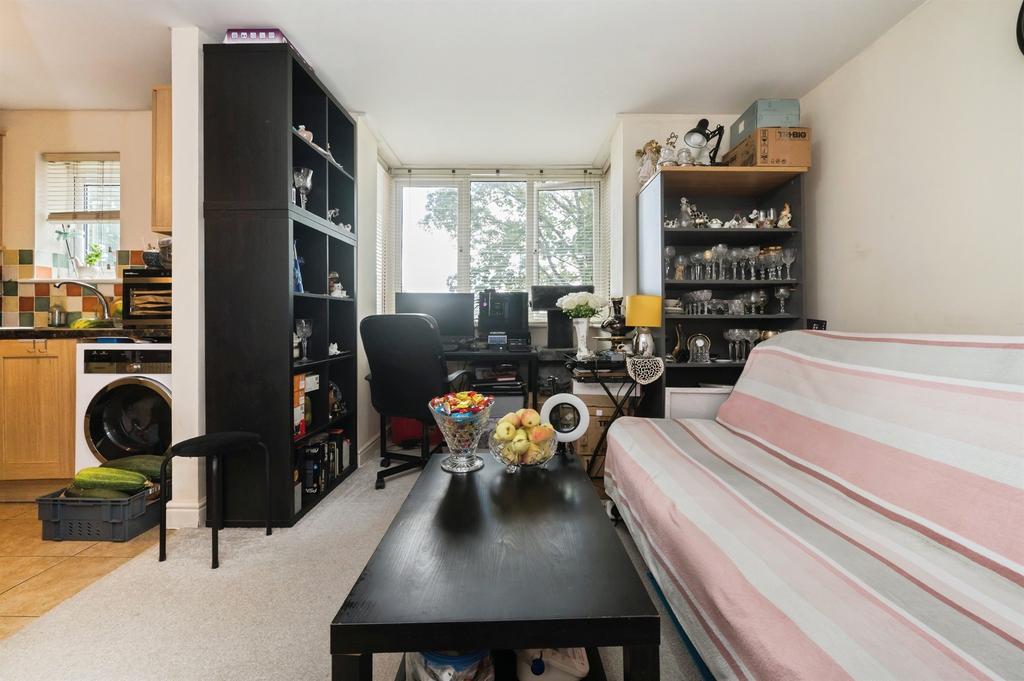 Apartment in Southampton - More