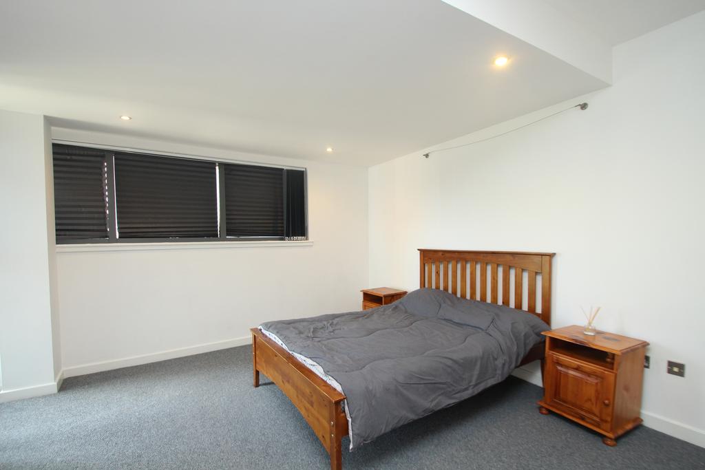Apartment in Glasgow - More