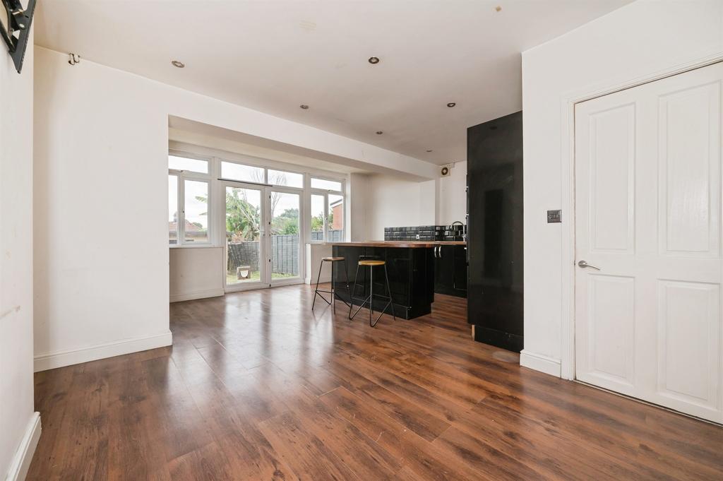 House in Southampton - More