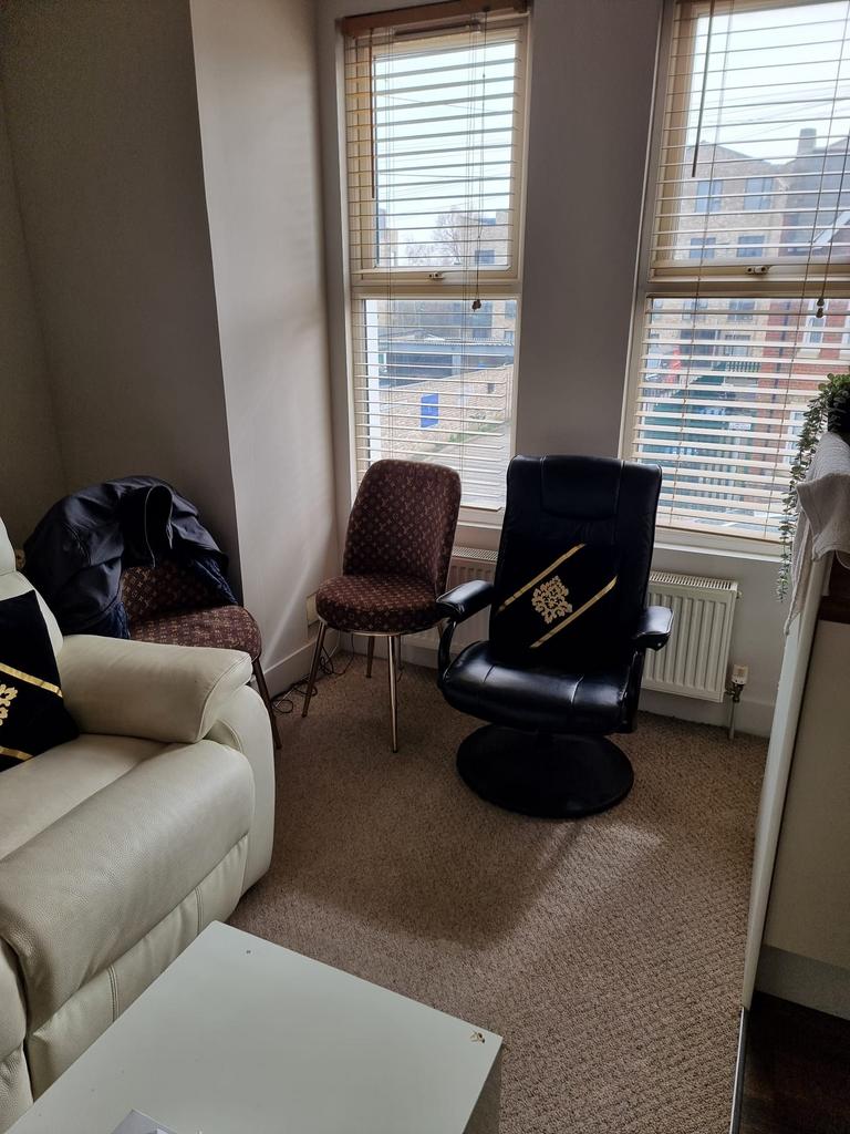 House in London - View 2