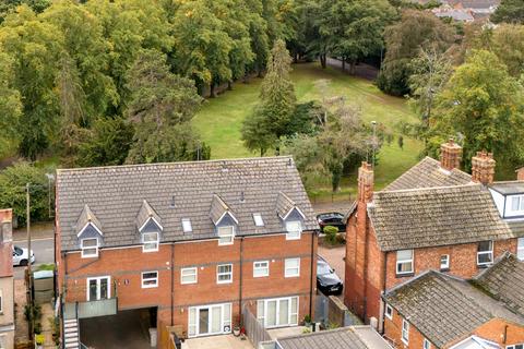 4 bedroom end of terrace house for sale, Park View, Kettering