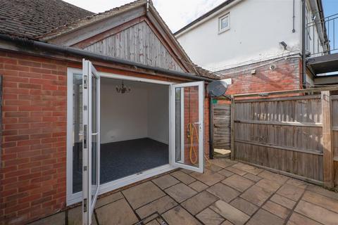 1 bedroom apartment to rent, Herne Bay Road, Swalecliffe, Whitstable
