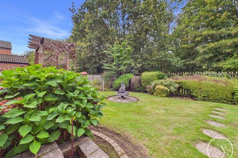 2 bedroom bungalow for sale, Cranewells Rise, Leeds