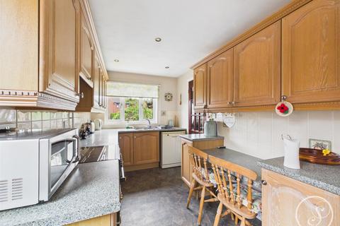 2 bedroom bungalow for sale, Cranewells Rise, Leeds