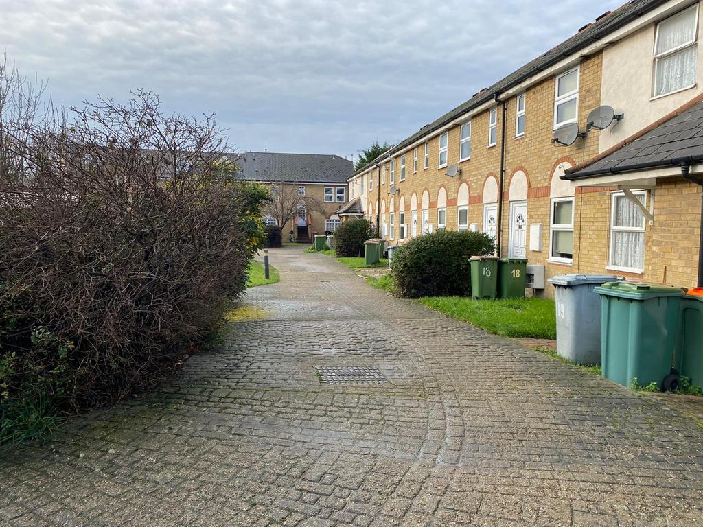 House in London - View 2