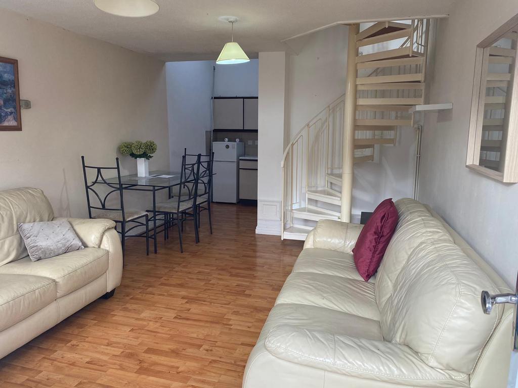 House in London - View 4