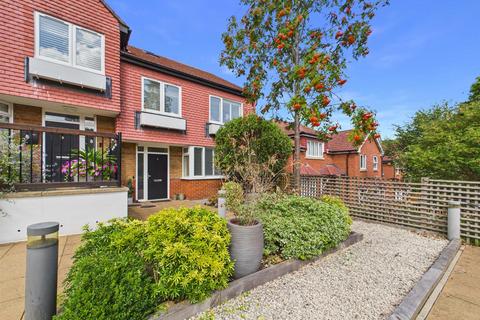 Lawrences Close, Coulsdon CR5