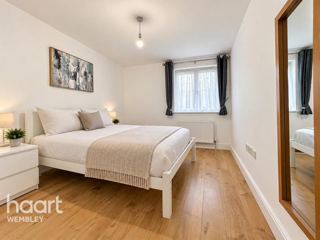 Apartment in WEMBLEY - View 2