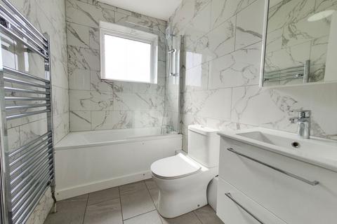 2 bedroom flat to rent, Field End Road, Pinner, HA5
