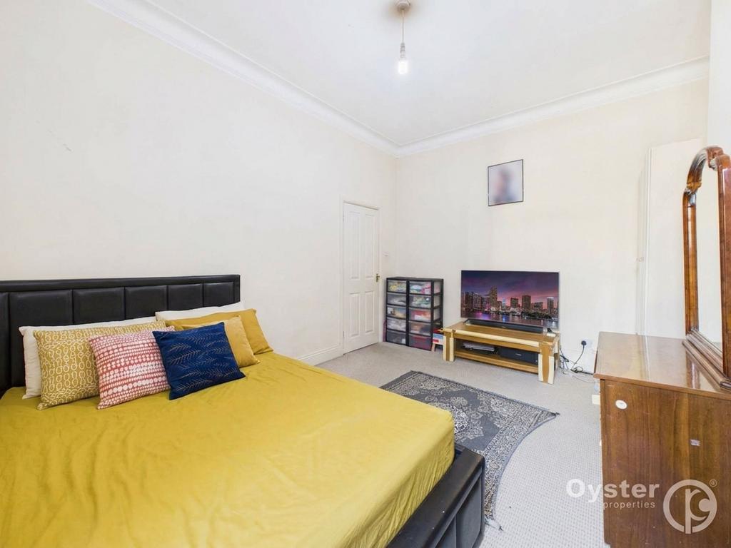 Apartment in Harrow - View 4