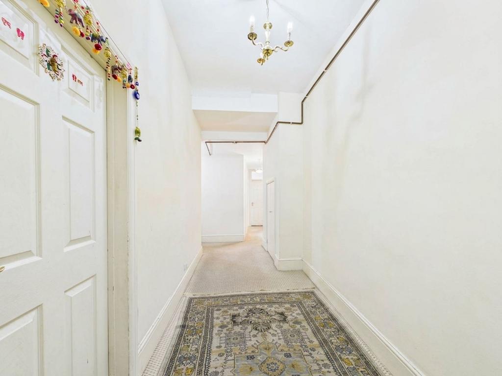 Apartment in Harrow - View 5