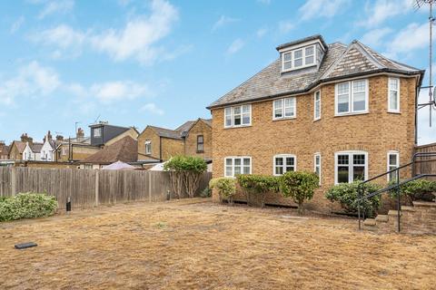 2 bedroom apartment for sale, Thorpe Road, Staines-upon-Thames, Surrey, TW18