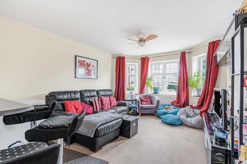 2 bedroom apartment for sale, Thorpe Road, Staines-upon-Thames, Surrey, TW18