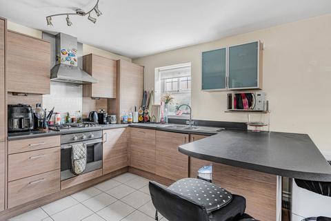 2 bedroom apartment for sale, Thorpe Road, Staines-upon-Thames, Surrey, TW18