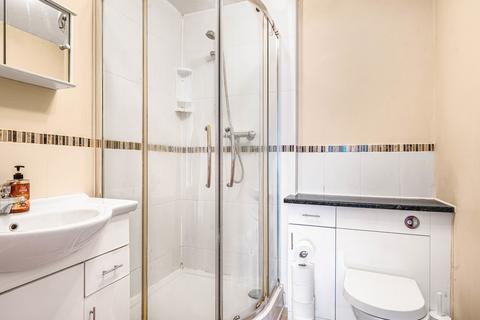 2 bedroom apartment for sale, Thorpe Road, Staines-upon-Thames, Surrey, TW18
