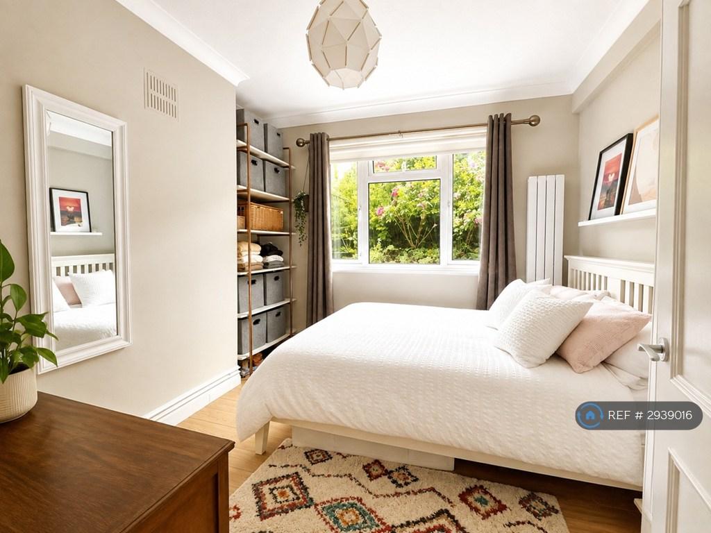 Apartment in London, Wandsworth - More