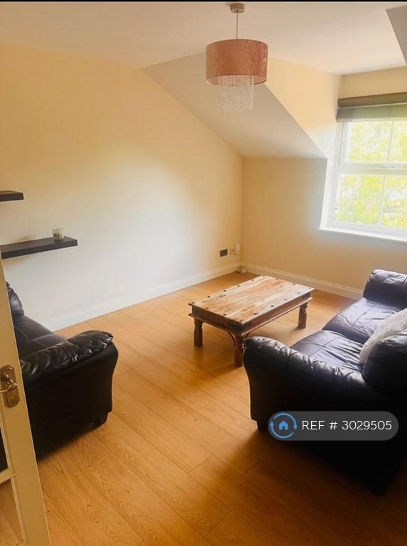 Apartment in Enfield - View 4