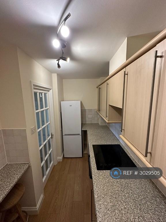 Apartment in Enfield - View 5
