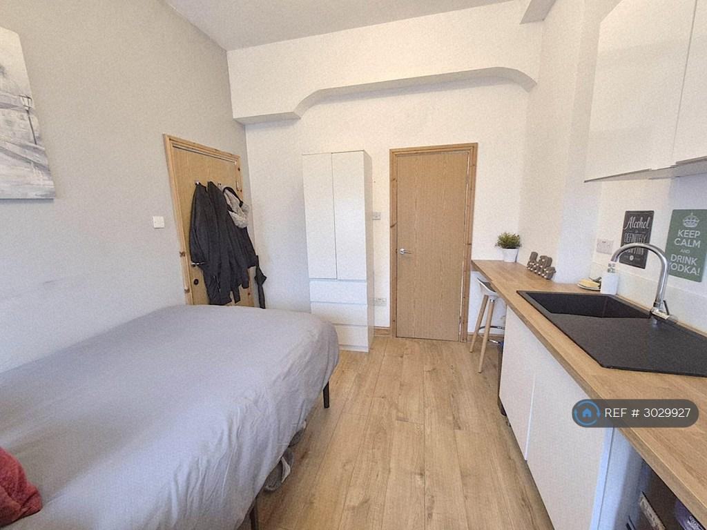 Apartment in Birmingham, Edgbaston - View 2
