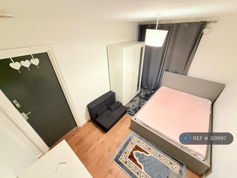 Apartment in London - View 2