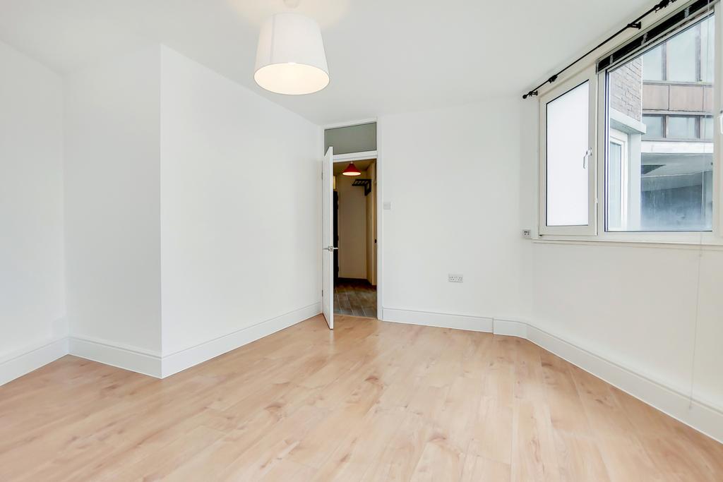 Apartment in Isleworth - View 2