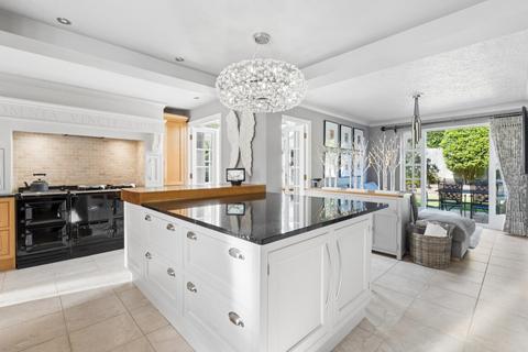 5 bedroom detached house for sale, Saxon Close, Amersham, Buckinghamshire, HP6 5QA