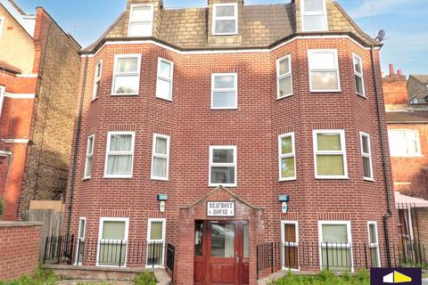 1 bedroom flat to rent, Beaumont House, Park Avenue, NW2