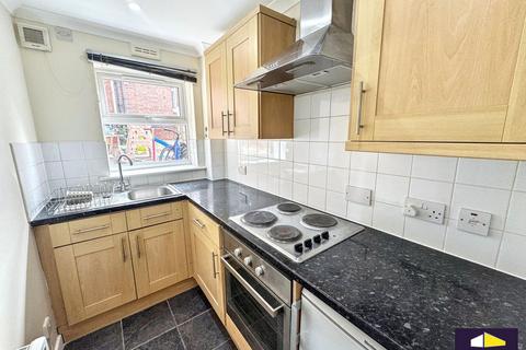 1 bedroom flat to rent, Beaumont House, Park Avenue, NW2