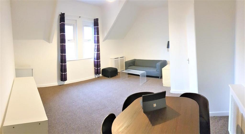Apartment in Manchester, Victoria Park, Chorlton-on-Medlock - View 3