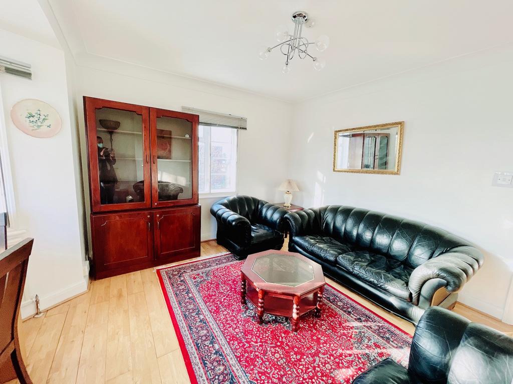 Apartment in London - View 4