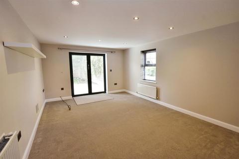 4 bedroom house to rent, Paynes Field, Barnack