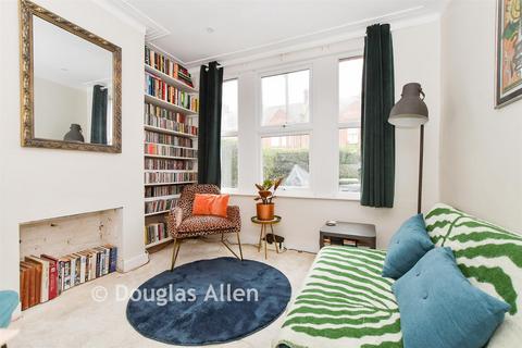 1 bedroom ground floor maisonette for sale, Blyth Road, Walthamstow