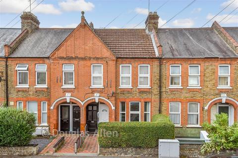 1 bedroom ground floor maisonette for sale, Blyth Road, London E17