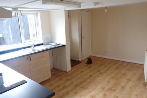 1 bedroom apartment to rent, High Street, Honiton