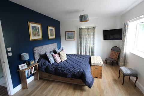 4 bedroom bungalow to rent, Lower Tale, Payhembury, Honiton