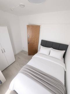 1 bedroom in a house share to rent, Norbreck Gardens, London NW10