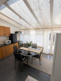 1 bedroom in a house share to rent, Norbreck Gardens, London NW10