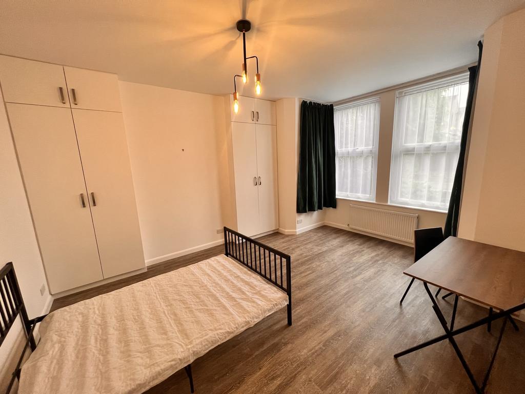 Apartment in London - View 2