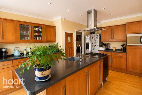 2 bedroom semi-detached bungalow for sale, Cockmannings Road, Orpington