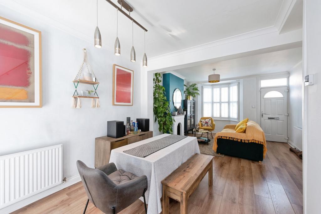 House in Worcester Park, The Hamptons - View 5