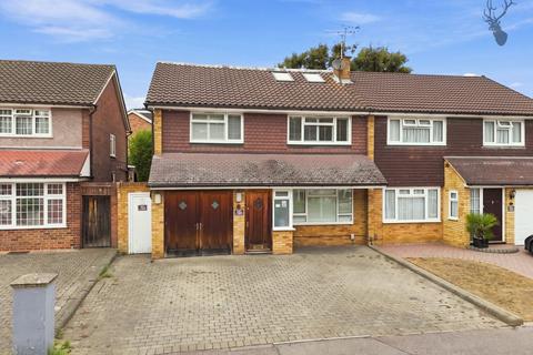 Woolhampton Way, Chigwell, IG7