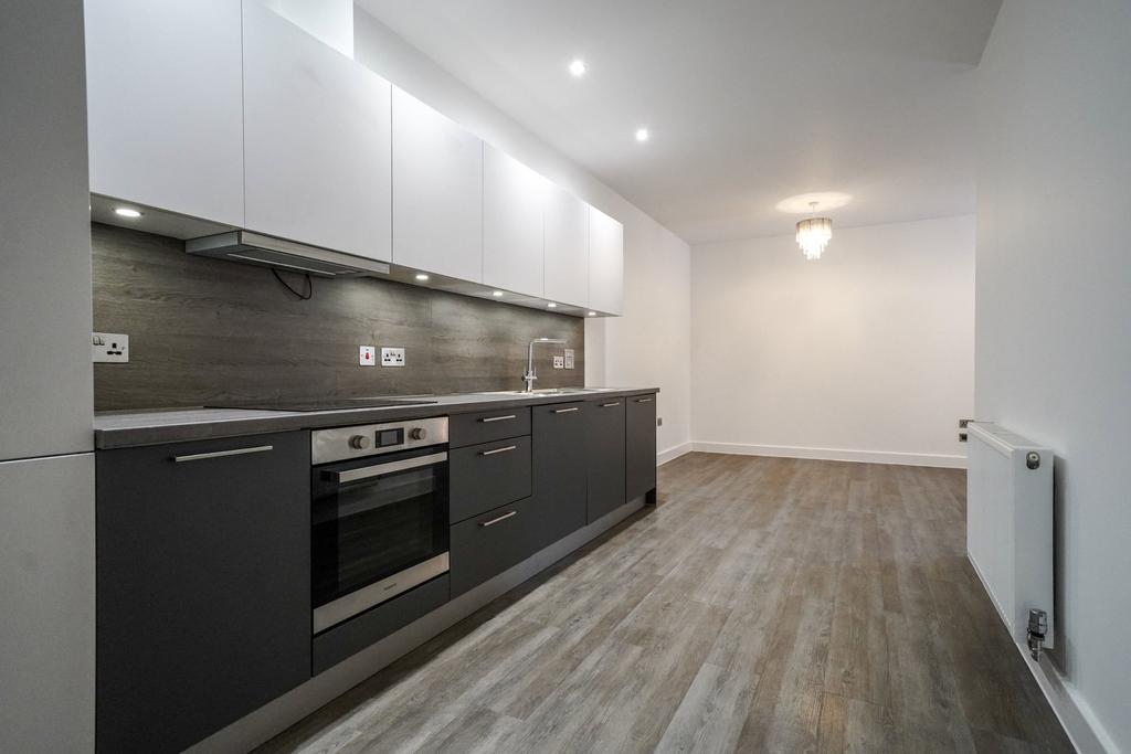 Apartment in Solihull - View 3